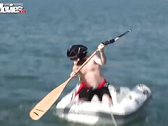 Nóng milf rides ngược cowgirl và mất một viet nam porm dildo trong các đít
